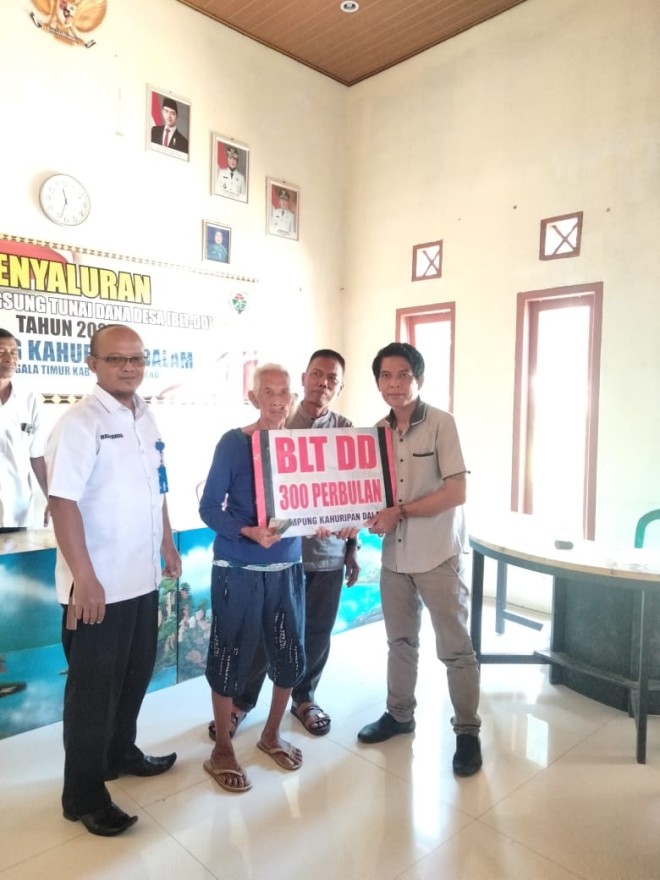 Penyaluran BLT-DD Tahap 1 Tahun 2025 di Kampung Kahuripan Dalam Berjalan Lancar